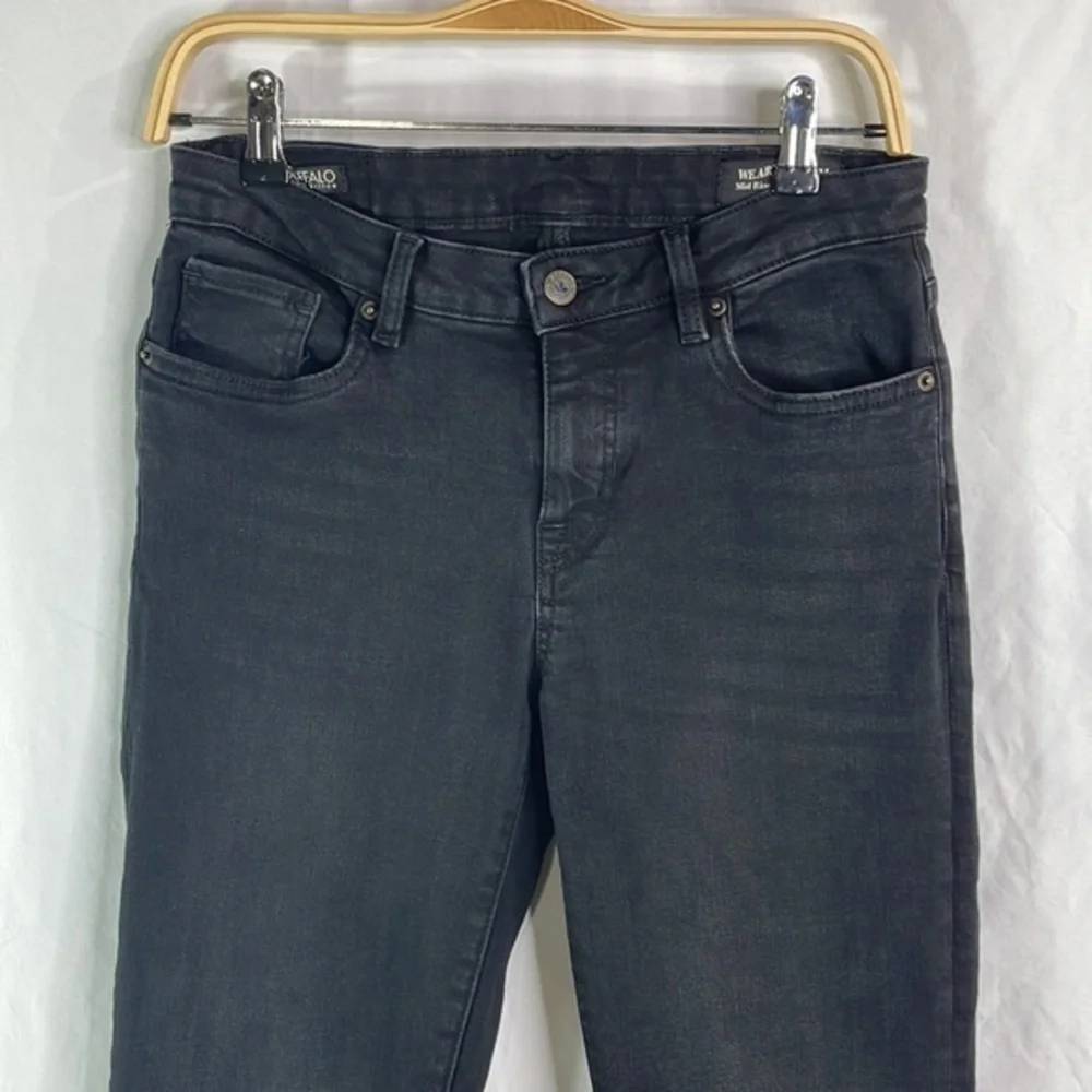 Buffalo Mid rise Skinny Alexa jeans.
